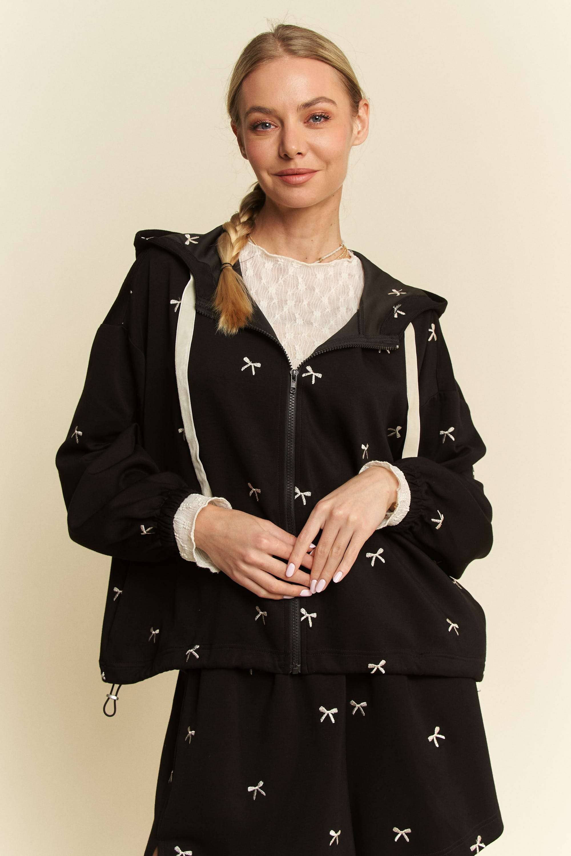 Ribbon Embroidery Elastic Waist Sweat Shorts