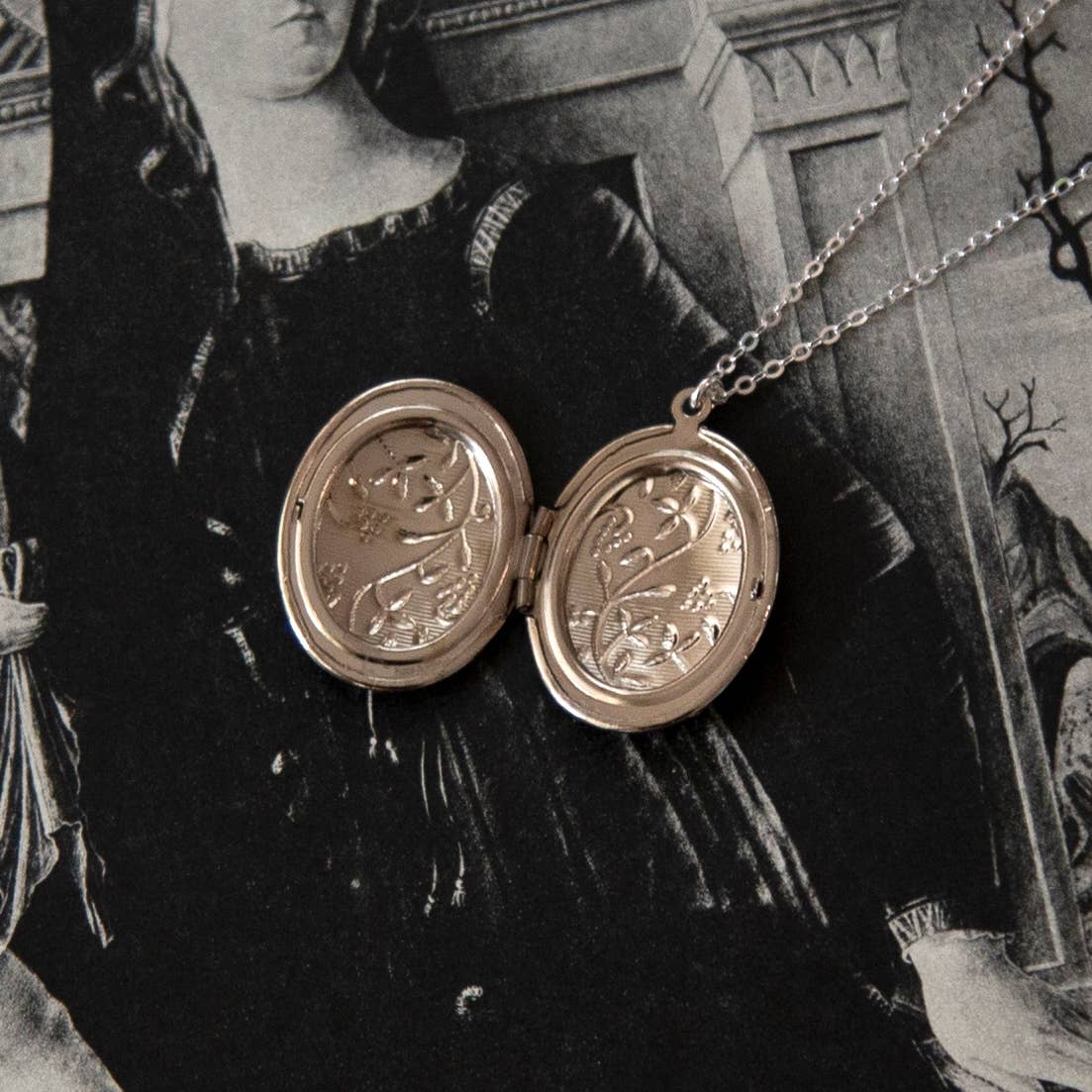 Vintage Large Silver Oval Locket Necklace