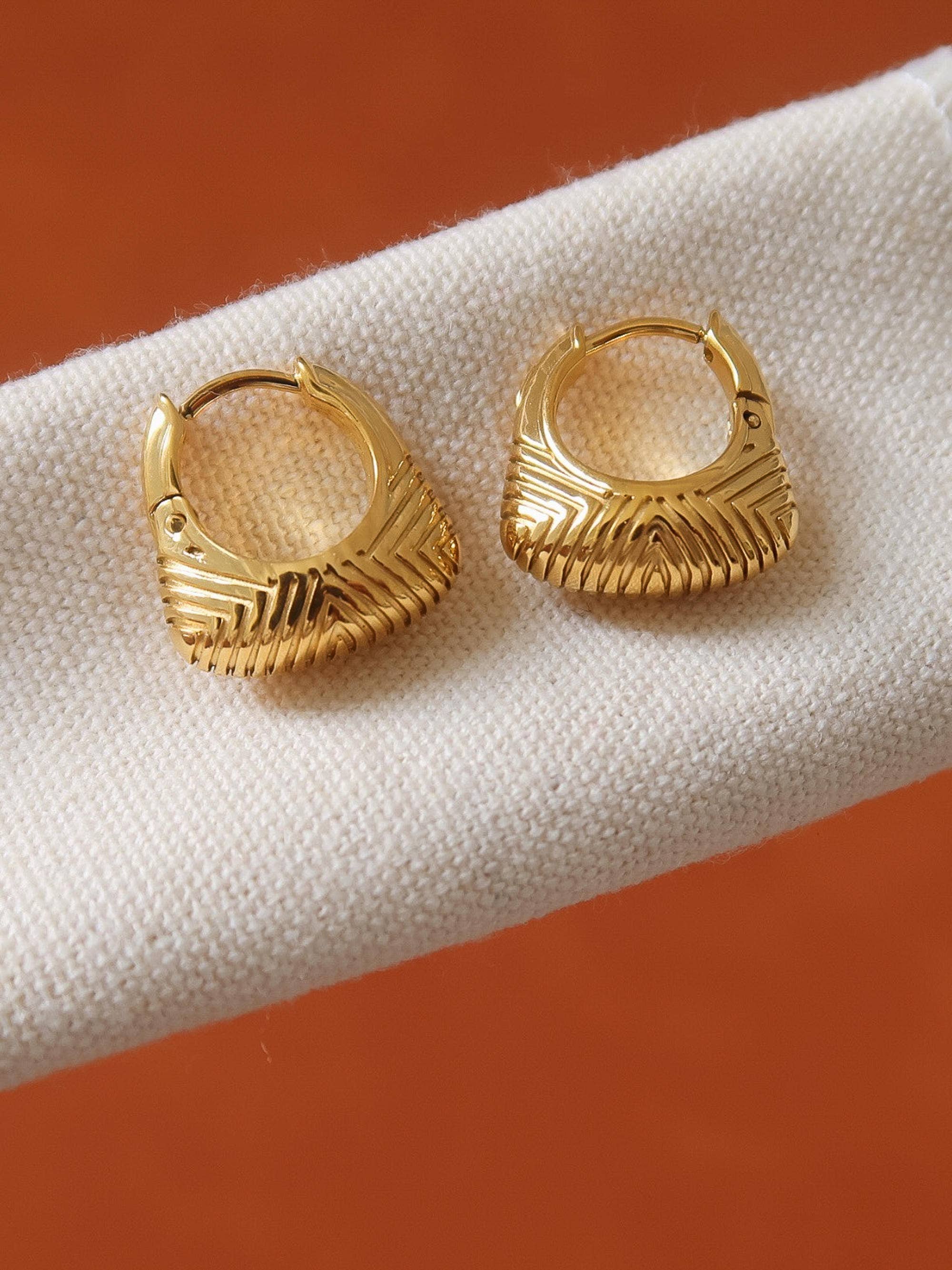 Prisme 18K Gold Non-Tarnish Textured Hoop Earrings