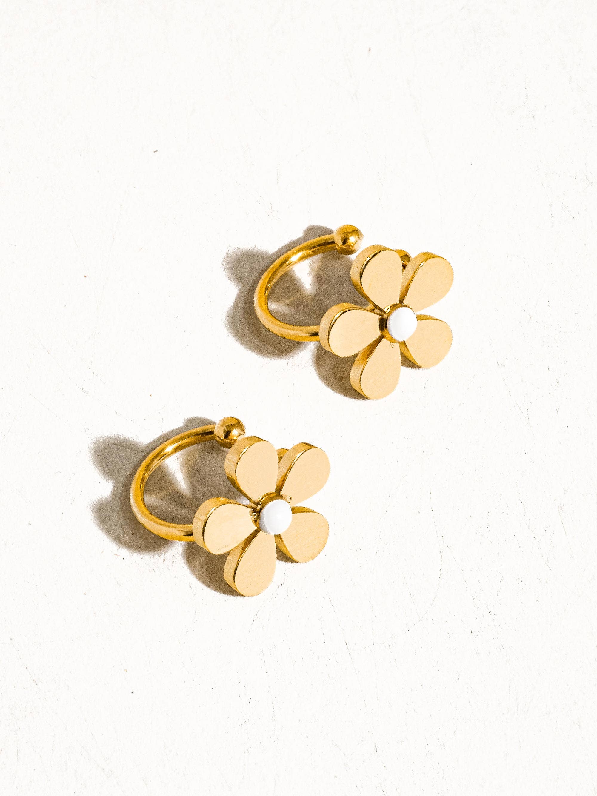 Cassia 18K Non-Tarnish Daisy Ear Cuff