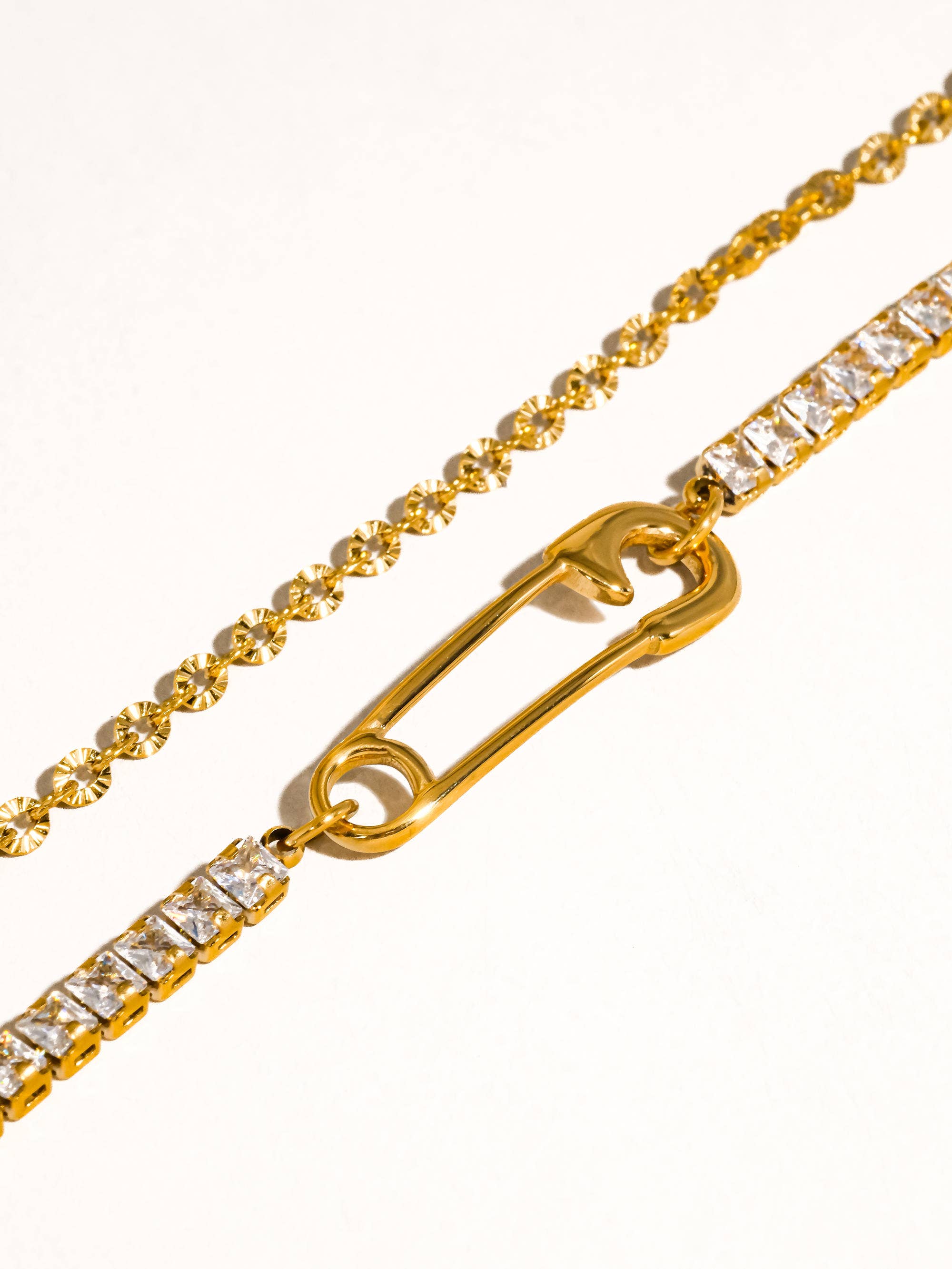 Acier 18K Gold Non-Tarnish Glam Rhinestone Clip Bracelet