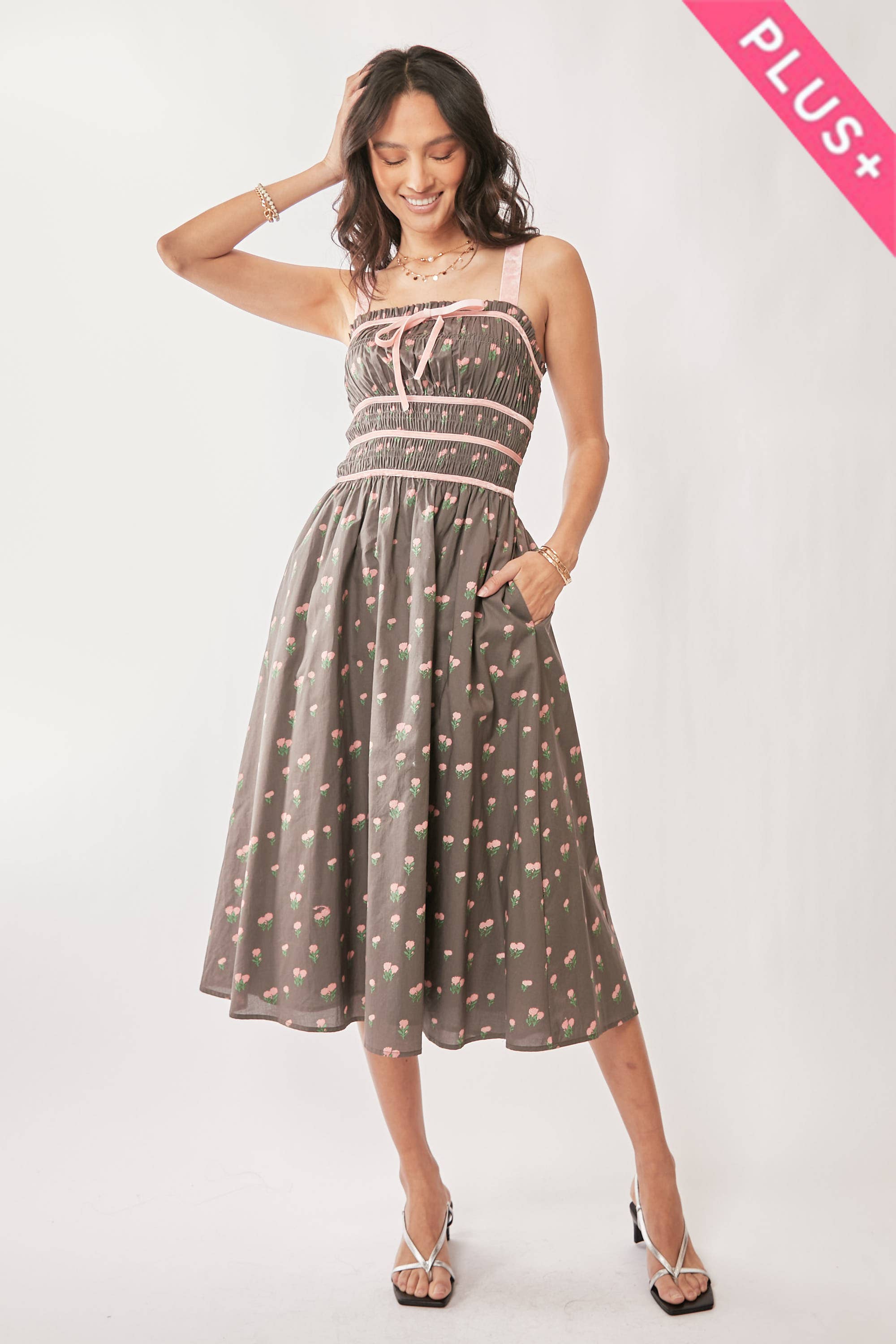Contrast Velvet Smocking Bodice Midi Dress (Plus)