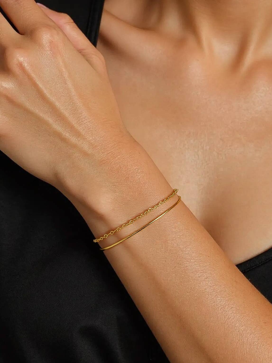 Alma 18K Gold Non-Tarnish Classic Thin double chain Bracelet