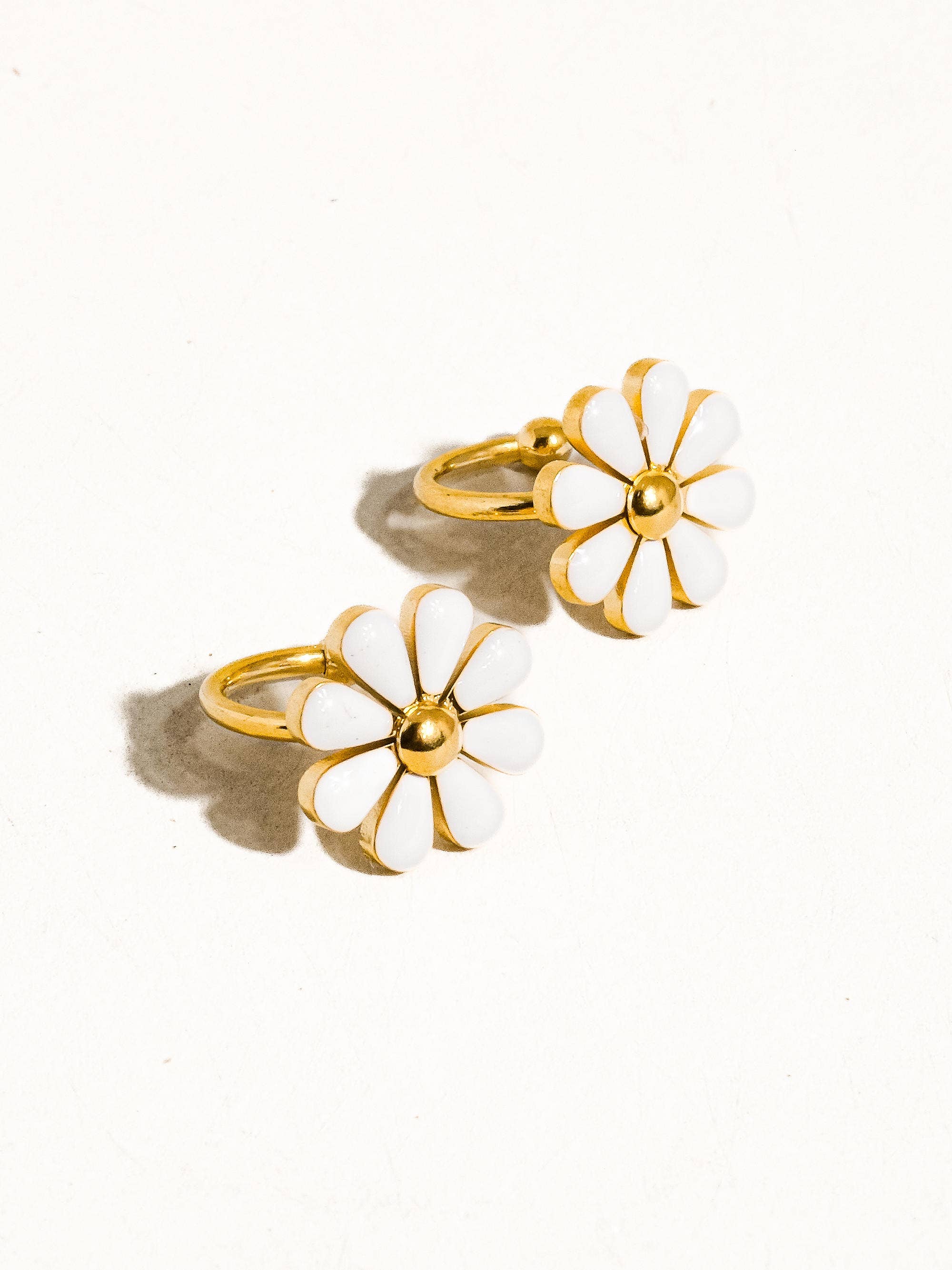 Cassia 18K Non-Tarnish Daisy Ear Cuff