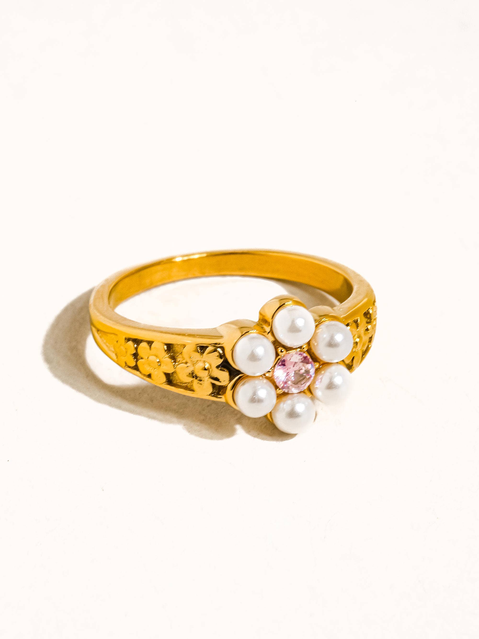 Lynn 18K Gold Non-Tarnish Flower Ring