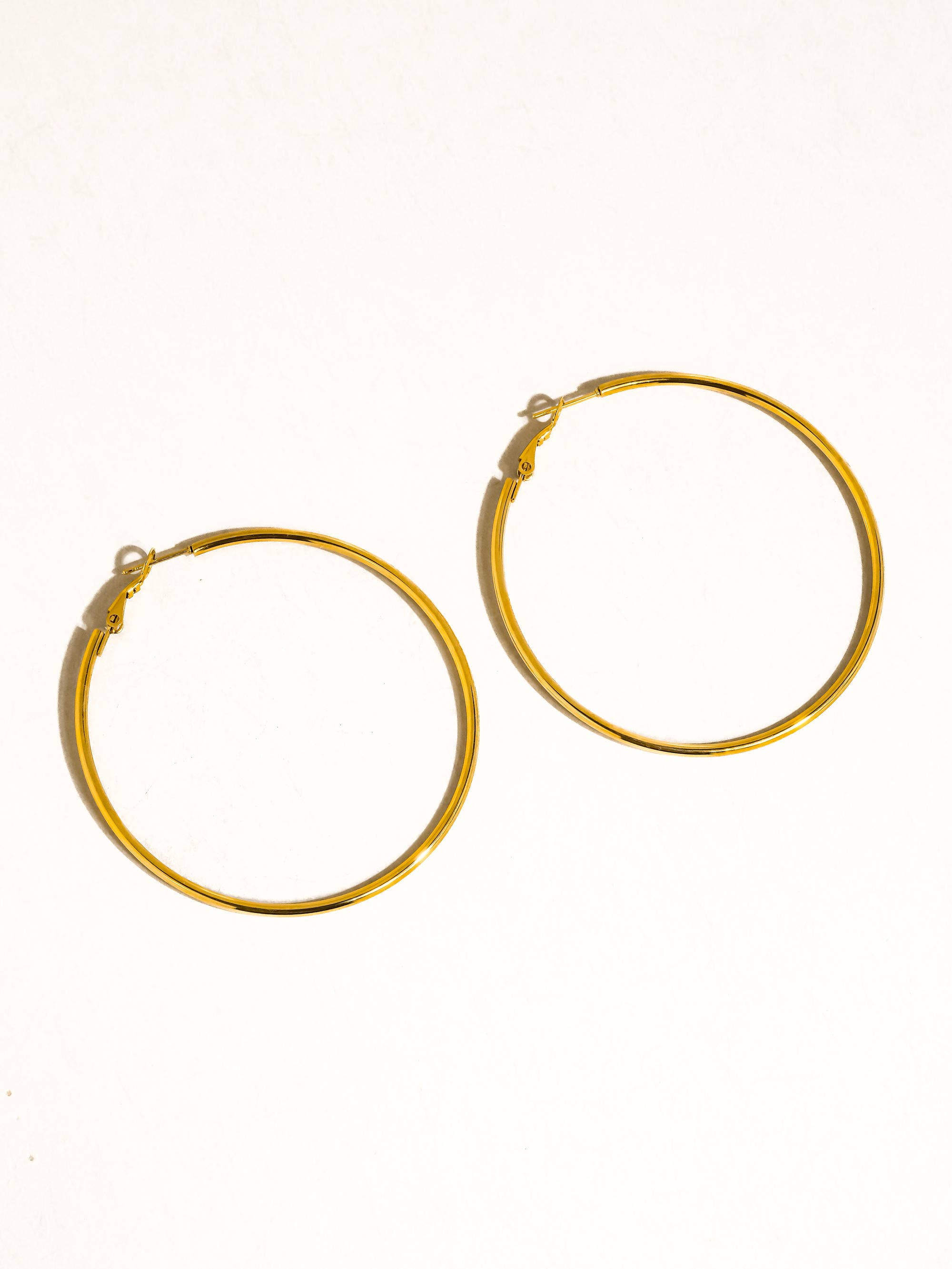 Eska 18K Gold Non-Tarnish Classic Thin Hoop Earring