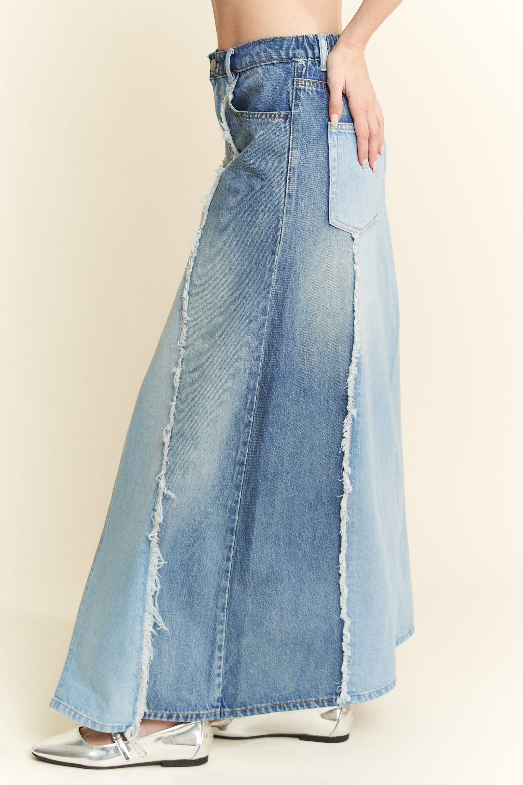 SPLIT DECISION DENIM FRONT SLIT SKIRT