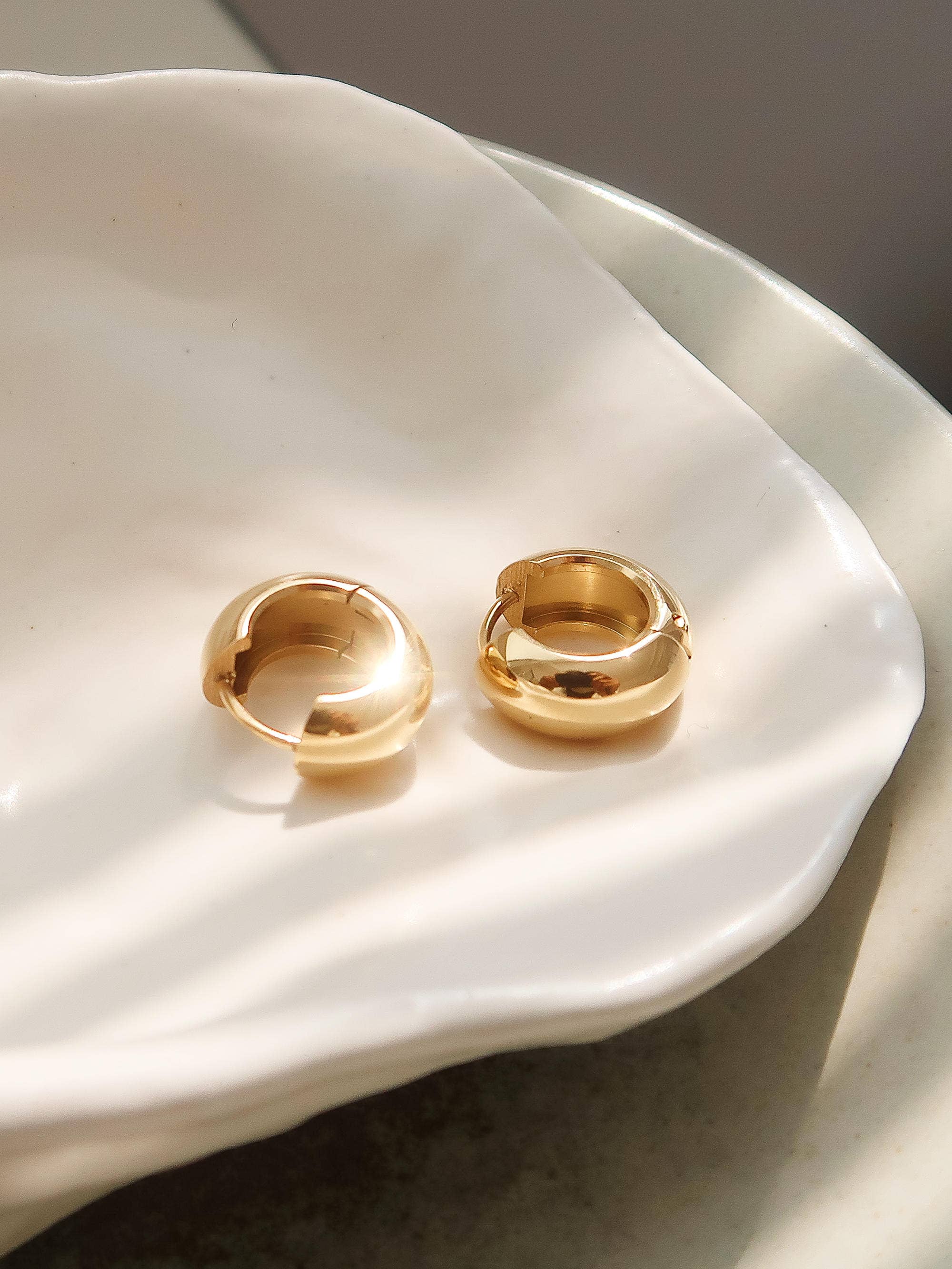 Blandine 18K Non-Tarnish Small Classic Hoop Earring