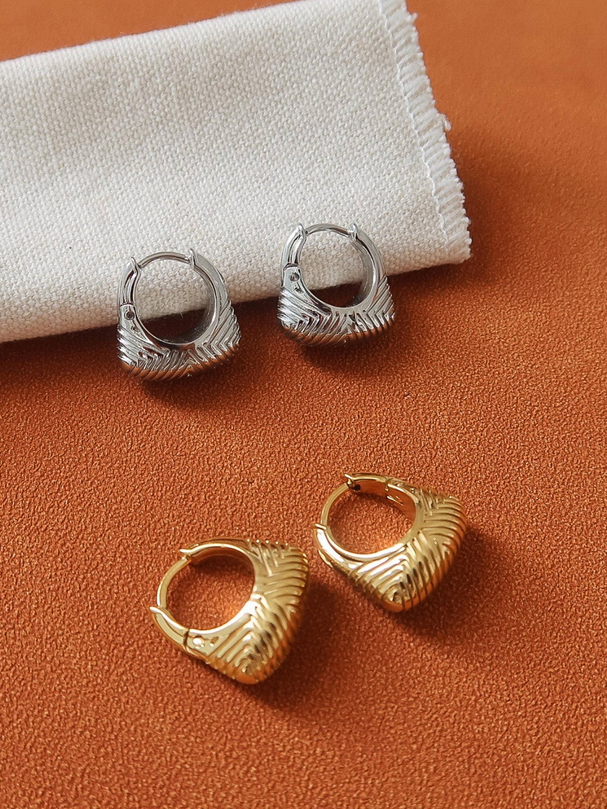 Prisme 18K Gold Non-Tarnish Textured Hoop Earrings
