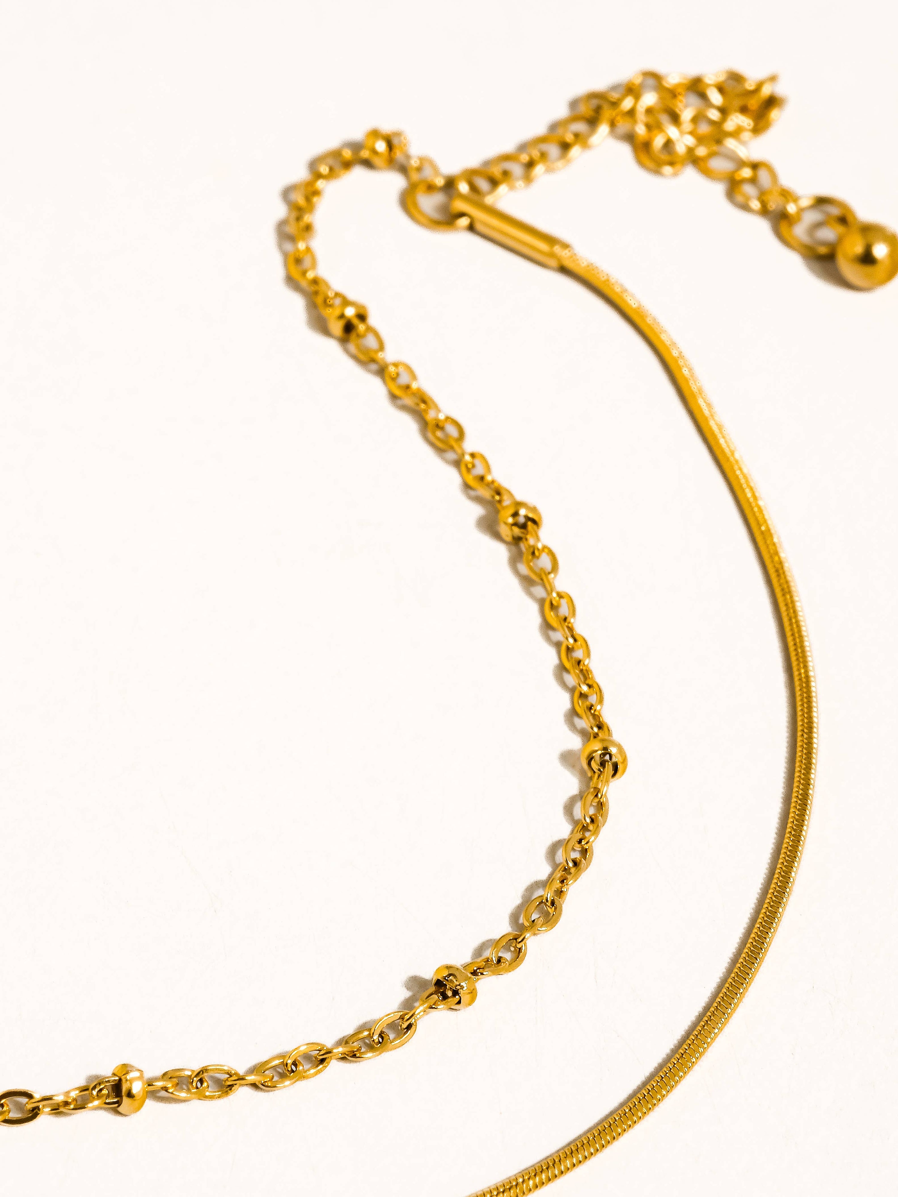 Alma 18K Gold Non-Tarnish Classic Thin double chain Bracelet