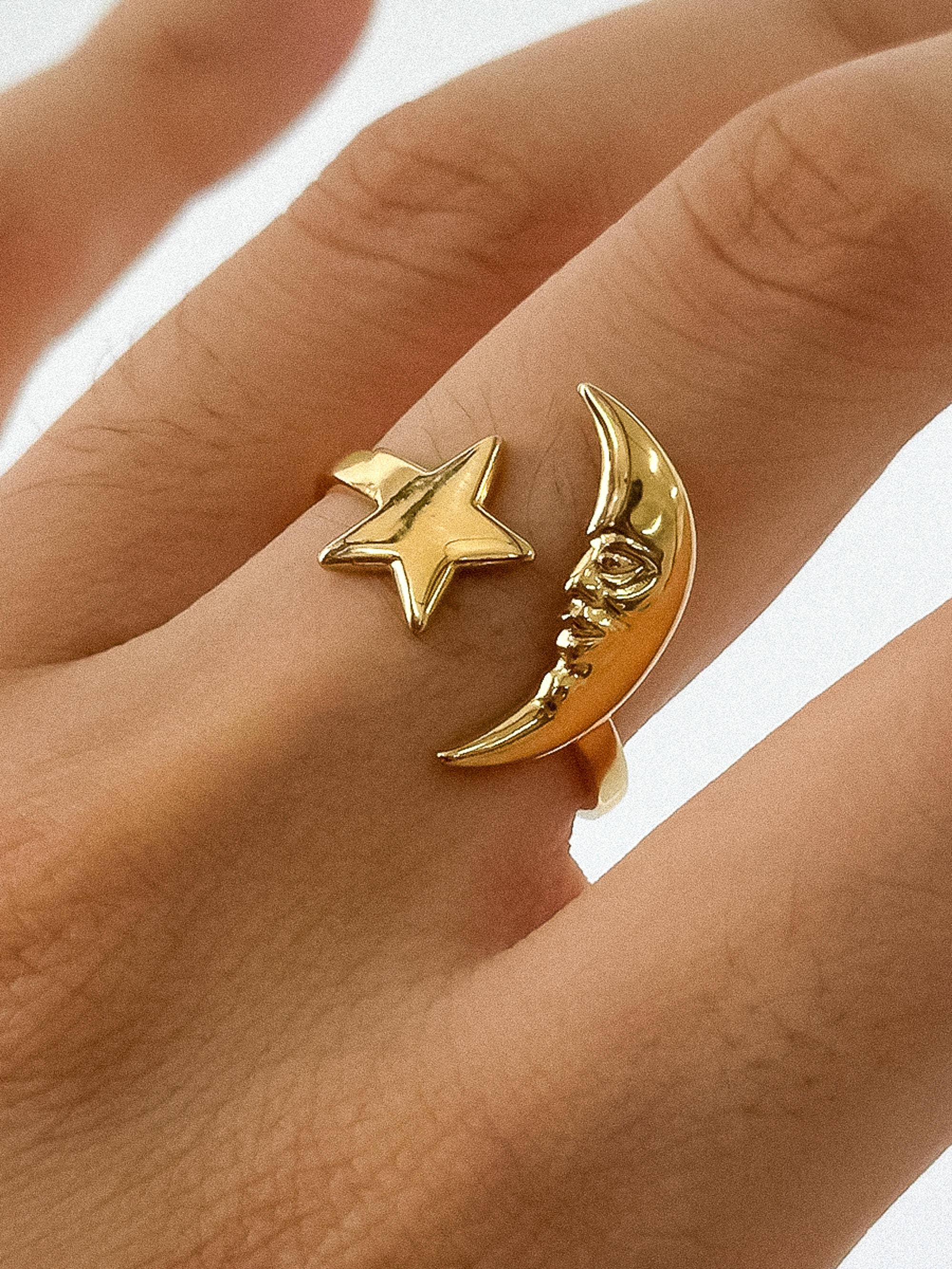 Tasa 18K Gold Non-Tarnish Star and Moon Ring