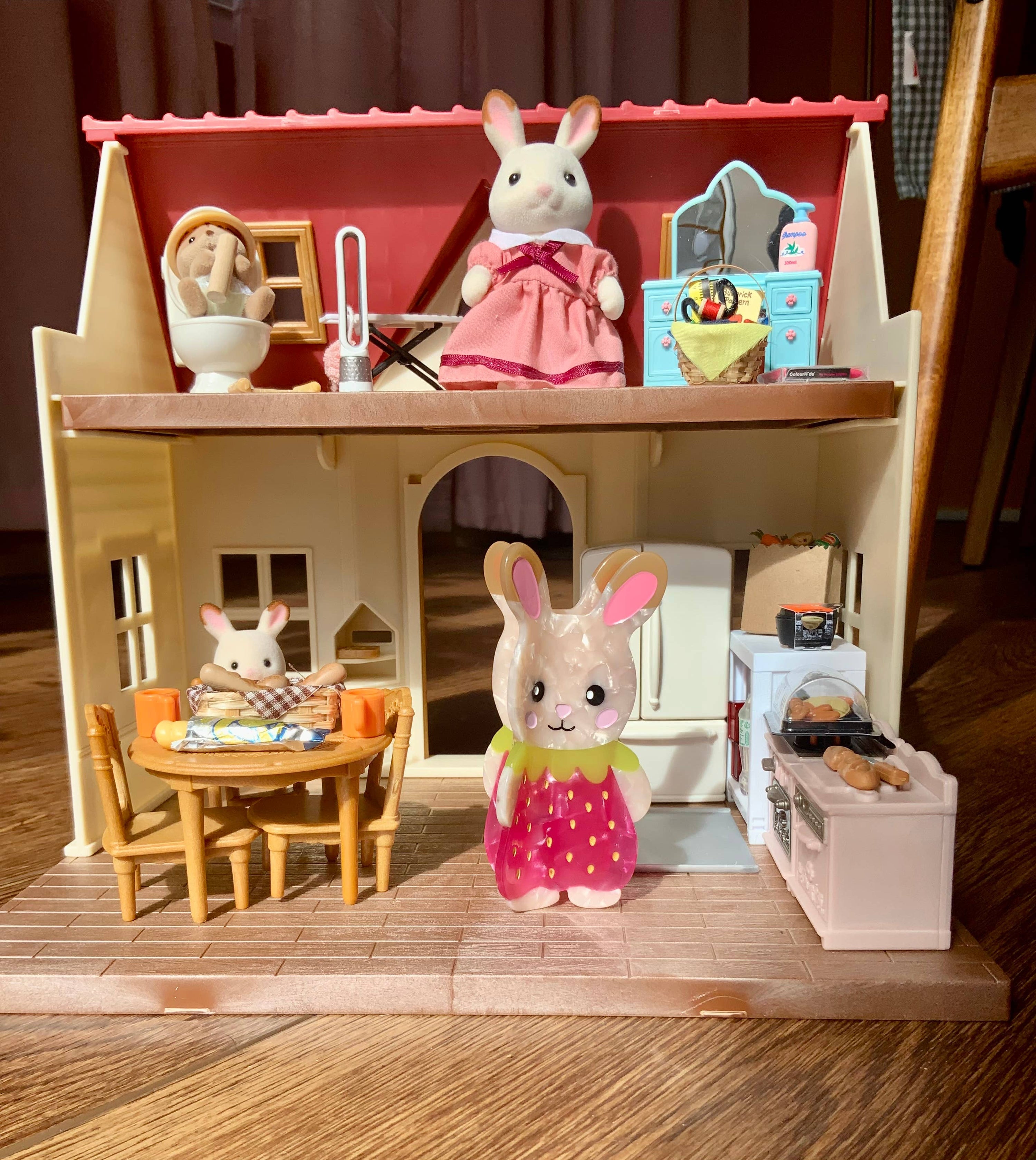 Strawbunny Hair Claw